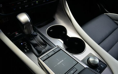 Lexus RX IV рестайлинг, 2020 год, 6 090 000 рублей, 20 фотография