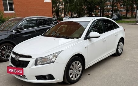 Chevrolet Cruze II, 2012 год, 750 000 рублей, 3 фотография