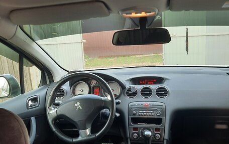 Peugeot 408 I рестайлинг, 2014 год, 700 000 рублей, 3 фотография