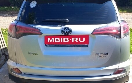 Toyota RAV4, 2018 год, 2 350 000 рублей, 2 фотография