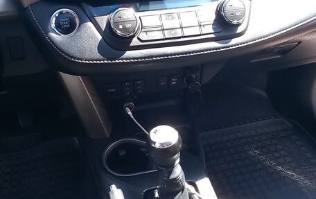 Toyota RAV4, 2018 год, 2 350 000 рублей, 8 фотография