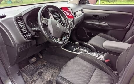 Mitsubishi Outlander III рестайлинг 3, 2017 год, 1 750 000 рублей, 3 фотография