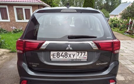 Mitsubishi Outlander III рестайлинг 3, 2017 год, 1 750 000 рублей, 11 фотография