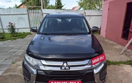 Mitsubishi Outlander III рестайлинг 3, 2017 год, 1 750 000 рублей, 7 фотография