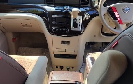 Nissan Elgrand III, 2018 год, 2 970 000 рублей, 10 фотография