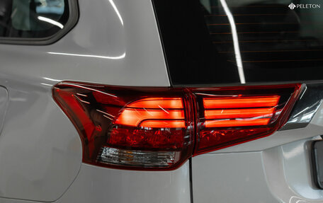 Mitsubishi Outlander III рестайлинг 3, 2022 год, 3 100 000 рублей, 26 фотография
