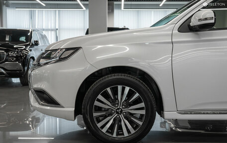 Mitsubishi Outlander III рестайлинг 3, 2022 год, 3 100 000 рублей, 24 фотография
