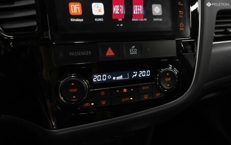 Mitsubishi Outlander III рестайлинг 3, 2022 год, 3 100 000 рублей, 19 фотография