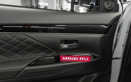 Mitsubishi Outlander III рестайлинг 3, 2022 год, 3 100 000 рублей, 20 фотография