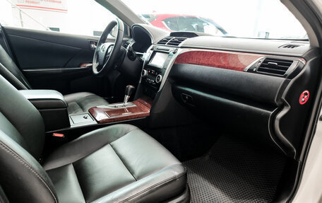 Toyota Camry, 2014 год, 1 680 000 рублей, 13 фотография