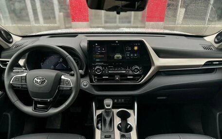 Toyota Highlander, 2025 год, 5 900 000 рублей, 14 фотография