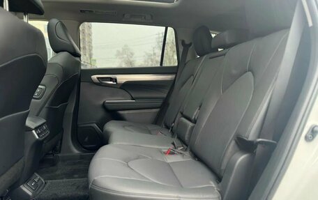 Toyota Highlander, 2025 год, 5 900 000 рублей, 34 фотография