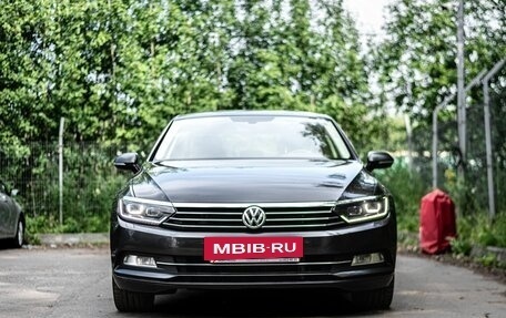 Volkswagen Passat B8 рестайлинг, 2019 год, 2 370 000 рублей, 2 фотография