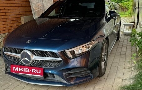 Mercedes-Benz A-Класс, 2020 год, 3 000 000 рублей, 3 фотография