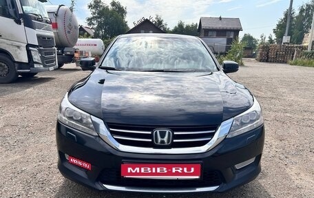 Honda Accord IX рестайлинг, 2013 год, 1 735 000 рублей, 2 фотография
