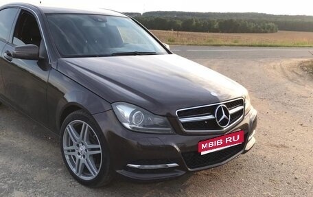 Mercedes-Benz C-Класс, 2012 год, 1 300 000 рублей, 1 фотография