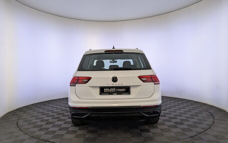 Volkswagen Tiguan II, 2021 год, 1 850 000 рублей, 6 фотография
