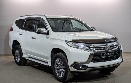 Mitsubishi Pajero Sport III рестайлинг, 2018 год, 2 600 000 рублей, 3 фотография
