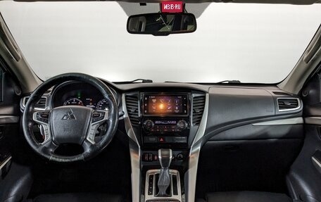 Mitsubishi Pajero Sport III рестайлинг, 2018 год, 2 600 000 рублей, 25 фотография