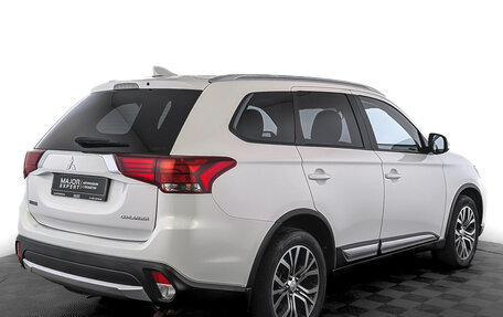 Mitsubishi Outlander III рестайлинг 3, 2018 год, 1 950 000 рублей, 5 фотография