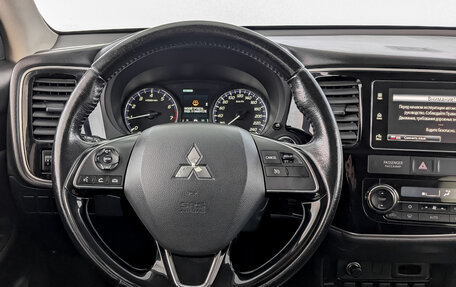 Mitsubishi Outlander III рестайлинг 3, 2018 год, 1 950 000 рублей, 22 фотография