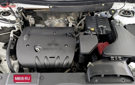 Mitsubishi Outlander III рестайлинг 3, 2018 год, 1 950 000 рублей, 9 фотография