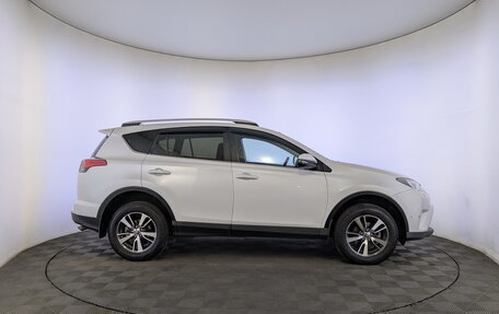 Toyota RAV4, 2019 год, 2 100 000 рублей, 4 фотография