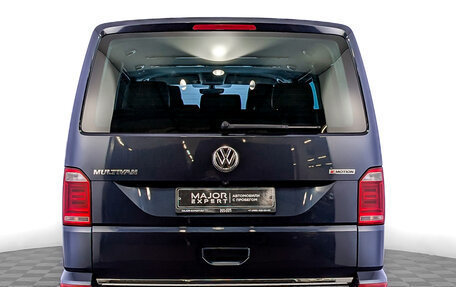 Volkswagen Multivan T6 рестайлинг, 2019 год, 4 750 000 рублей, 6 фотография