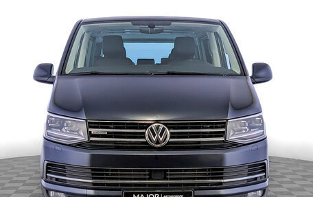 Volkswagen Multivan T6 рестайлинг, 2019 год, 4 750 000 рублей, 2 фотография