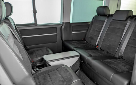Volkswagen Multivan T6 рестайлинг, 2019 год, 4 750 000 рублей, 12 фотография