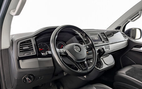 Volkswagen Multivan T6 рестайлинг, 2019 год, 4 750 000 рублей, 16 фотография