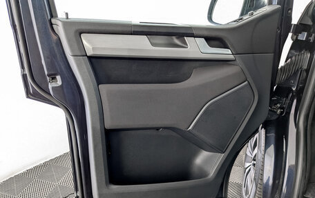 Volkswagen Multivan T6 рестайлинг, 2019 год, 4 750 000 рублей, 19 фотография