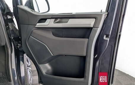 Volkswagen Multivan T6 рестайлинг, 2019 год, 4 750 000 рублей, 26 фотография