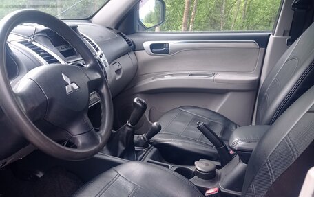 Mitsubishi Pajero Sport II рестайлинг, 2013 год, 1 350 000 рублей, 7 фотография