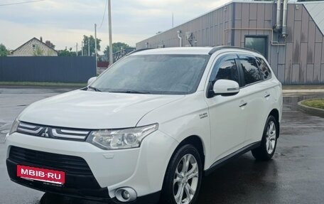 Mitsubishi Outlander III рестайлинг 3, 2014 год, 1 450 000 рублей, 7 фотография