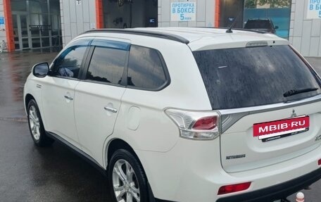 Mitsubishi Outlander III рестайлинг 3, 2014 год, 1 450 000 рублей, 8 фотография