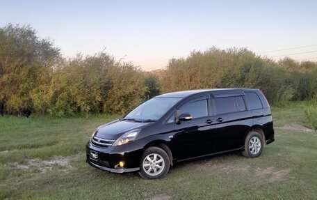 Toyota ISis I, 2010 год, 1 050 000 рублей, 2 фотография