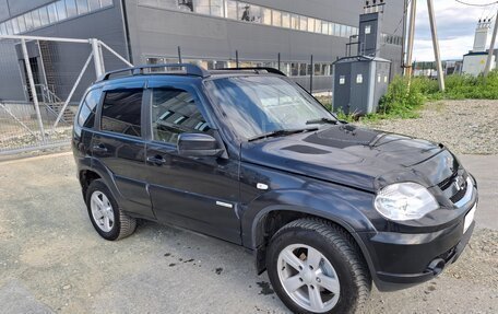 Chevrolet Niva I рестайлинг, 2013 год, 549 000 рублей, 2 фотография