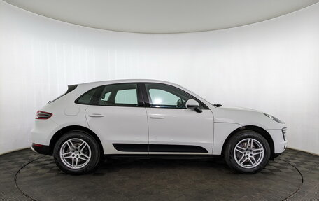 Porsche Macan I рестайлинг, 2017 год, 3 700 000 рублей, 23 фотография