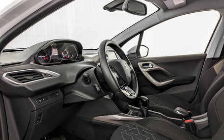 Peugeot 2008 II, 2014 год, 995 000 рублей, 16 фотография