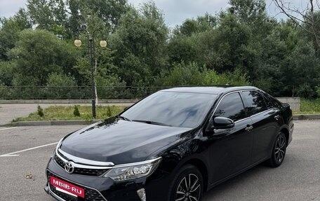 Toyota Camry, 2017 год, 2 850 000 рублей, 14 фотография