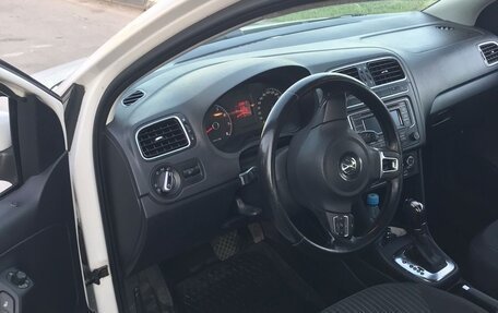 Volkswagen Polo VI (EU Market), 2013 год, 930 000 рублей, 10 фотография