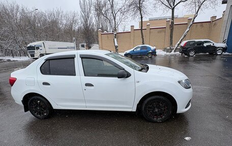Renault Logan II, 2015 год, 720 000 рублей, 4 фотография
