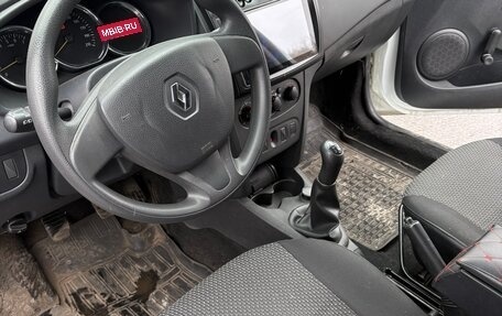 Renault Logan II, 2015 год, 720 000 рублей, 13 фотография