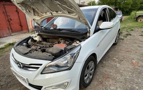 Hyundai Solaris II рестайлинг, 2016 год, 600 000 рублей, 3 фотография