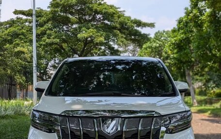 Toyota Alphard III, 2021 год, 3 000 000 рублей, 2 фотография