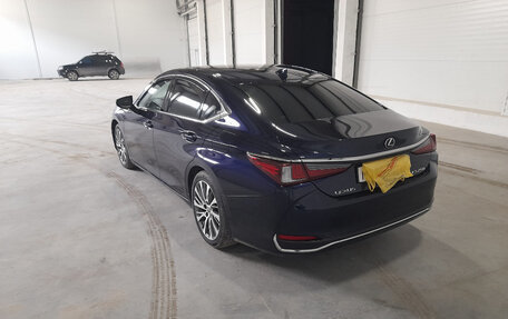 Lexus ES VII, 2019 год, 3 500 000 рублей, 12 фотография