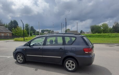 Toyota Avensis Verso I рестайлинг, 2003 год, 610 000 рублей, 5 фотография