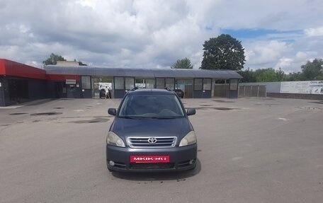 Toyota Avensis Verso I рестайлинг, 2003 год, 610 000 рублей, 2 фотография
