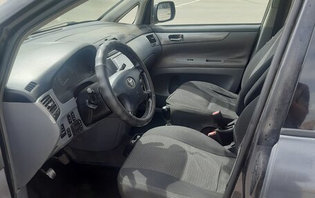 Toyota Avensis Verso I рестайлинг, 2003 год, 610 000 рублей, 7 фотография